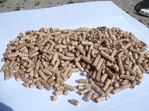 Продам пеллеты 6 и 8 мм сосна грн.85