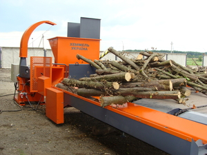 Измельчители, рубильные машины для измельчения древесины грн.0