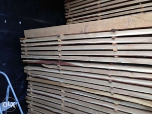 Продаем доску обрезную дубовую сухую грн.0