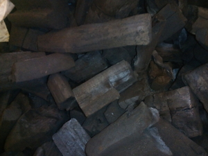 Продам уголь древесный грн.7500