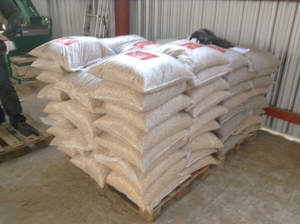 Древесные пеллеты оптом грн.80