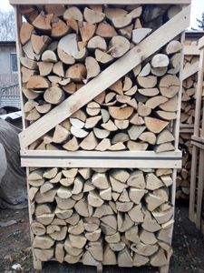 Дрова колотые (дуб, граб) в палетах по 2RM (1м.*1м.*2м.) грн.25