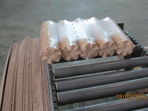 Продам брикеты цилиндрические грн.3500