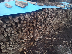 Дрова колотые, сухие, дуб,береза, ольха, насипью и сложенные грн.399