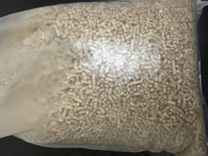 Продам древесные пеллеты грн.105