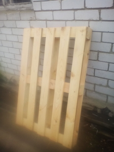 Продам поддоны НЕ евро облегченные грн.0