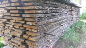 Доска дубовая необрезная сухая продам грн.9000