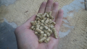 Продам пелет (сосна) грн.1900