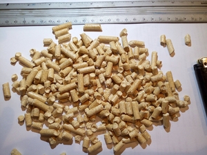 Продам от производителя древесные гранулы (пеллеты) с низкой зольностью грн.1800