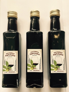 Настоянка ореховая грн.80