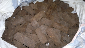 Продам брикеты из лигнина грн.2750
