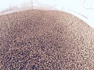 Продам пеллеты грн.2300