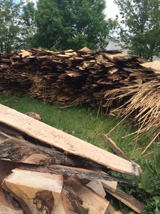 Продам дубовые отходы после пилорамы грн.0