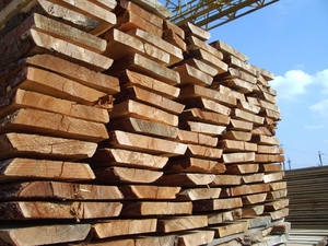 Доска сосновая необрезная грн.0