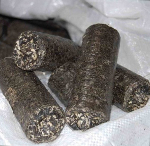 Продам брикеты топливные грн.2000