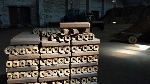 Продам Брикет (Пінікей) із тирси дуба та ясена грн.0