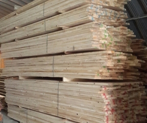 Продам доску обрезную сухую и свежепил грн.3000