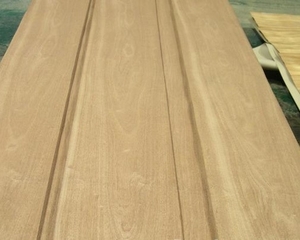 Натуральный шпон из африканских лиственных пород сапеле грн.