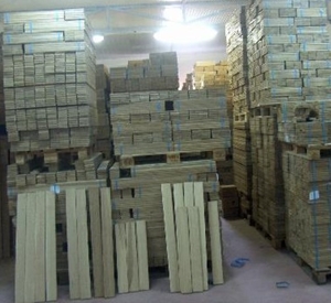 Натуральный шпон из бука, дуба с наплывом на дереве грн.0