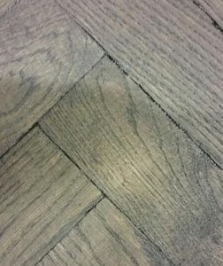 Продам дубовую паркетную доску из массива грн.38