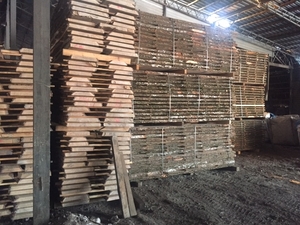 Продам доску дуба необрезную грн.550