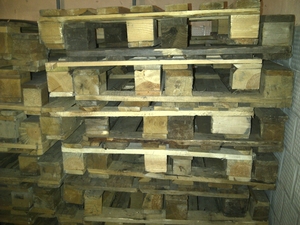 Продам поддоны грн.0