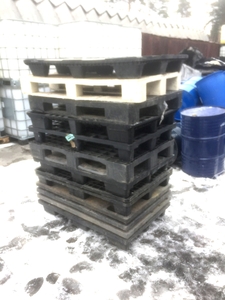 Б/У Пластиковые поддоны, паллеты грн.249