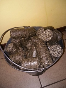 Брикет из лузги подсолнечника грн.2000