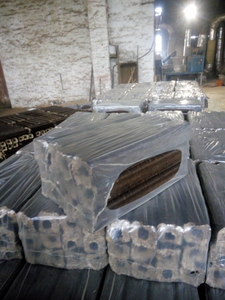 Продам топливный брикет Пиникей грн.0