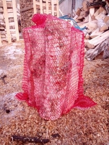 Продам колотые дрова в сетках грн.0