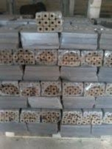 Продам топливные брикеты Pini Kay грн.100