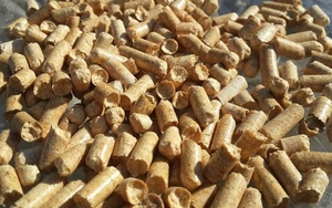 Предлагаю сосновую пеллету в биг бэг и в 15 кг мешке грн.1