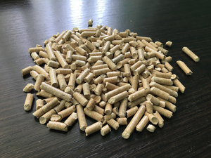 Продам древесные пеллеты грн.3000