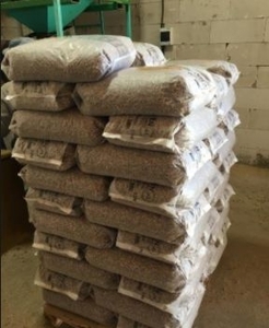 Топливная гранула из хвойных пород, 6 мм, FCA, 15 кг мешок и биг бэг грн.95