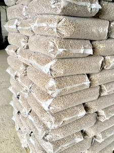 Продажа белых древесных пеллет ENplus A1 в Эстонию, FCA Молодечно грн.130