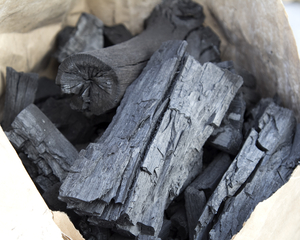 Древесный уголь класса А из твердых пород дерева  грн.10000