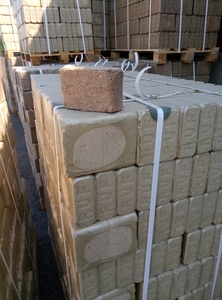 Куплю древесные брикеты грн.2800