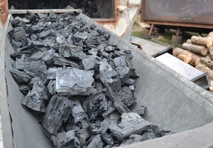 Древесный уголь, 30-40 т в мес грн.0
