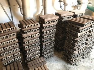 Продам брикеты Pini key грн.3200