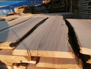 Доска необрезная дубовая 50мм, сухая грн.100