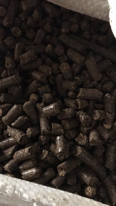 Продам пеллету из лузги подсолнуха и элеваторных отходов грн.1500