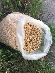 Светлая пеллета сосновая грн.4000