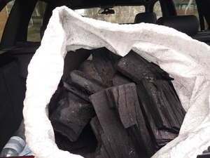 Древесный уголь из твердых пород (береза, дуб, ясень) грн.11