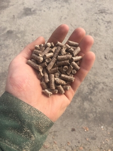 Продам паливні пелети з сосни грн.3000