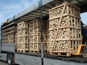 Покупаем дрова влажность 35-45%  грн.0