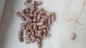 Продам древесные пеллеты с низкой зольностью грн.1