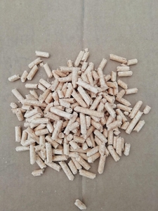 Светлые пеллеты класса "Премиум" из сосны грн.7500