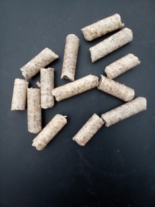 Пеллеты топливные древесные грн.80