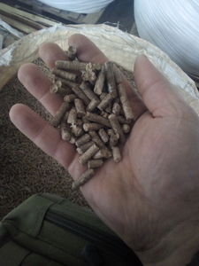 Продам пеллету, дуб/сосна, фасовка в бэги грн.2700