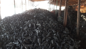 Производим качественный древесный уголь класса А грн.300